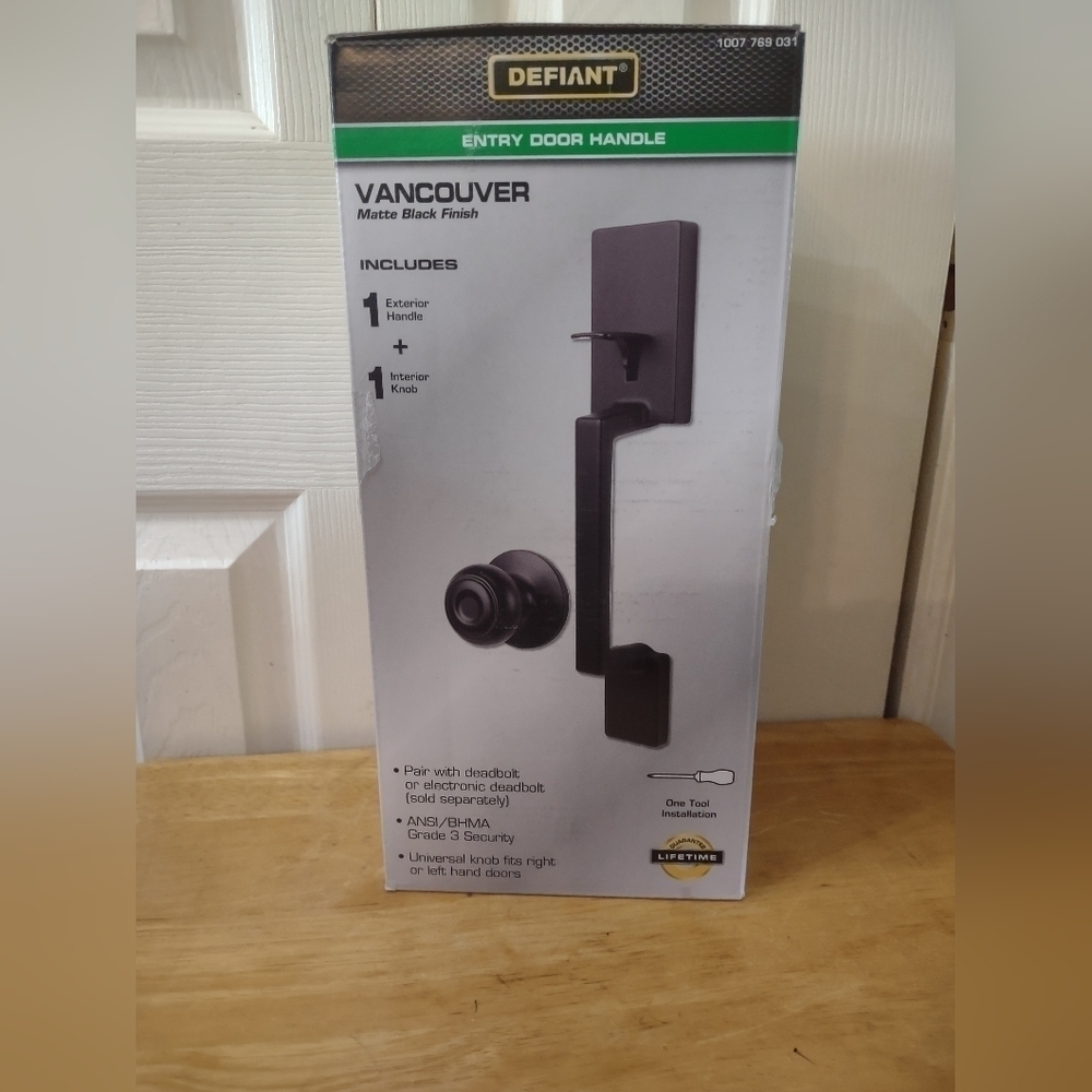 NIB Defiant Vancouver Black Matt Entry Door Handle Home Decor